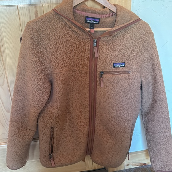 Patagonia women’s retro pile hoody - Picture 4 of 4